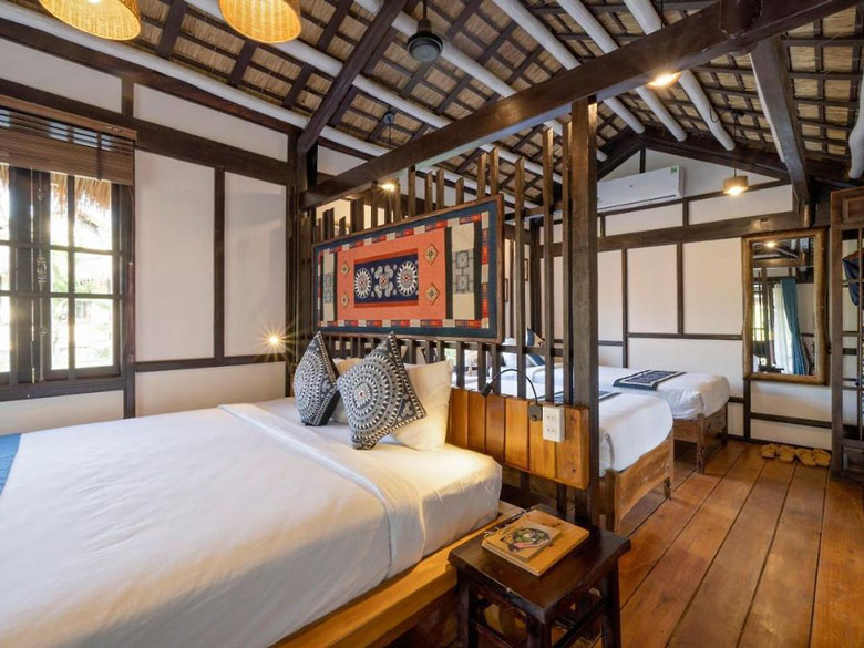 Floating Bungalows là kiểu nhà gỗ đặc trưng của người dân miền Trung Việt Nam