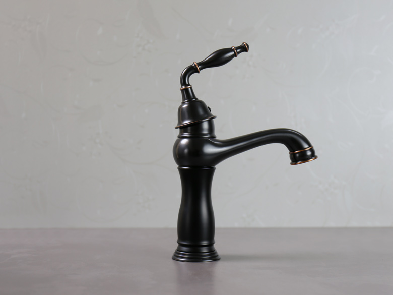 Vòi nước lavabo âm bàn phong cách retro