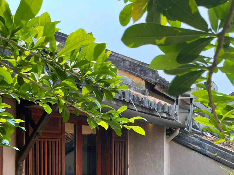 Mái ngói đất nung thể hiện chân thật vẻ đẹp của kiến trúc dân gian Việt Nam