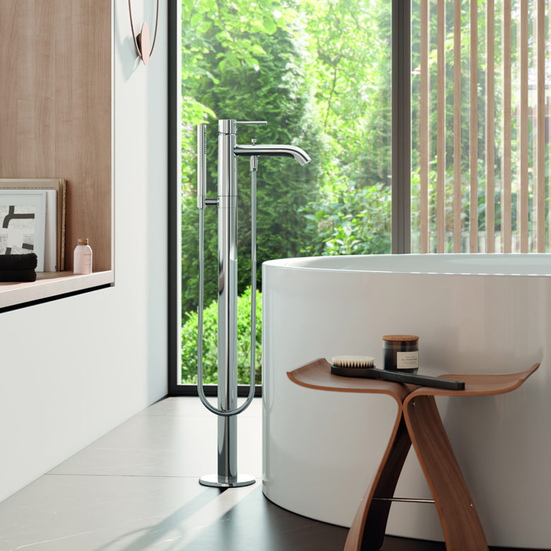 Sen đặt sàn thường được sử dụng để xả nước vào bồn tắm
